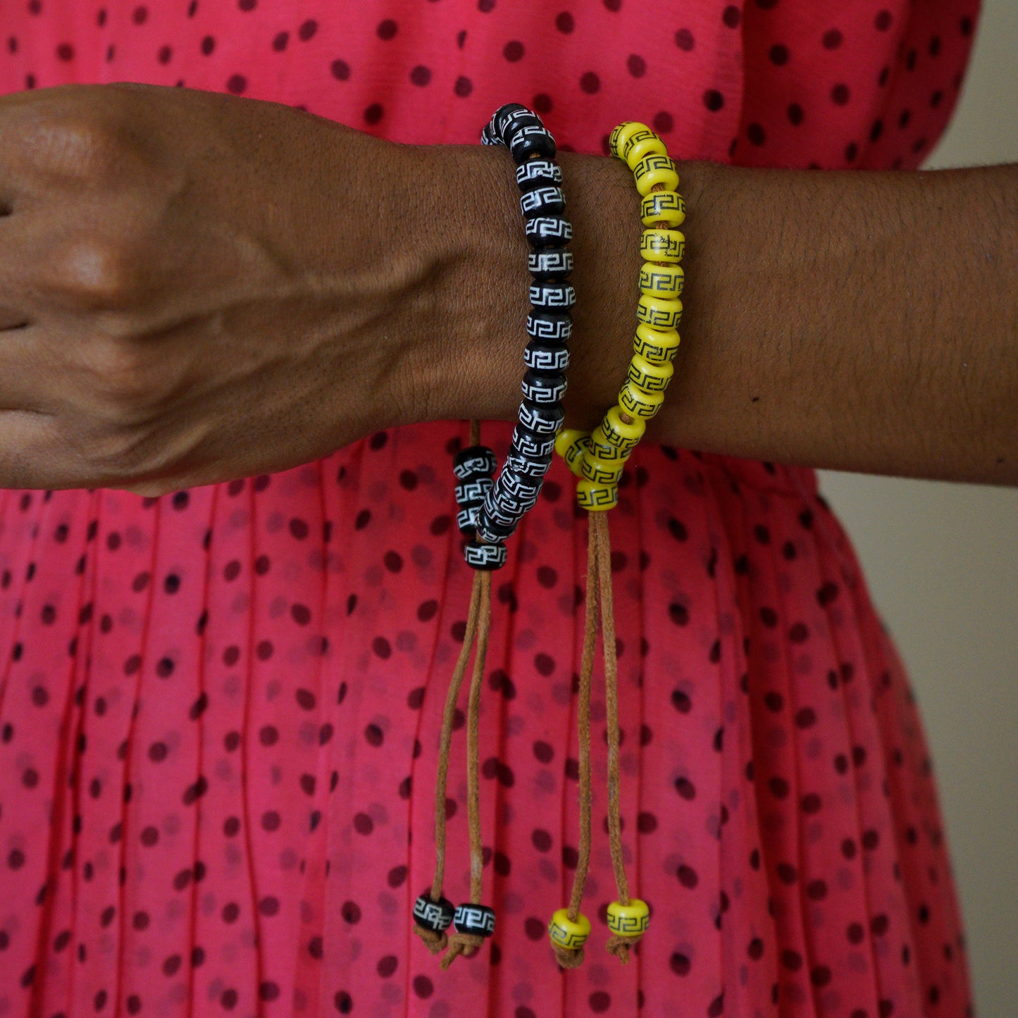 Vintage Adjustable Beaded Bracelet (Black)