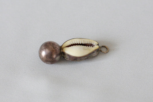 Silver Pendant w/ Cowrie Shell